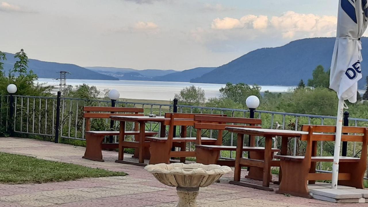 Hotel Family Panorama